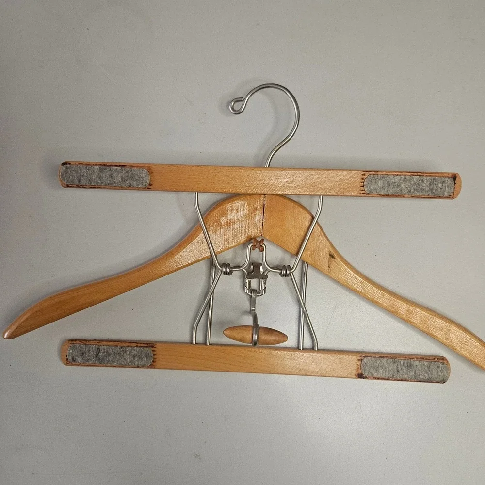 Vintage Setwell Wooden Suit Hanger with Felt Lined Locking Pants Bar 2 Pack‎